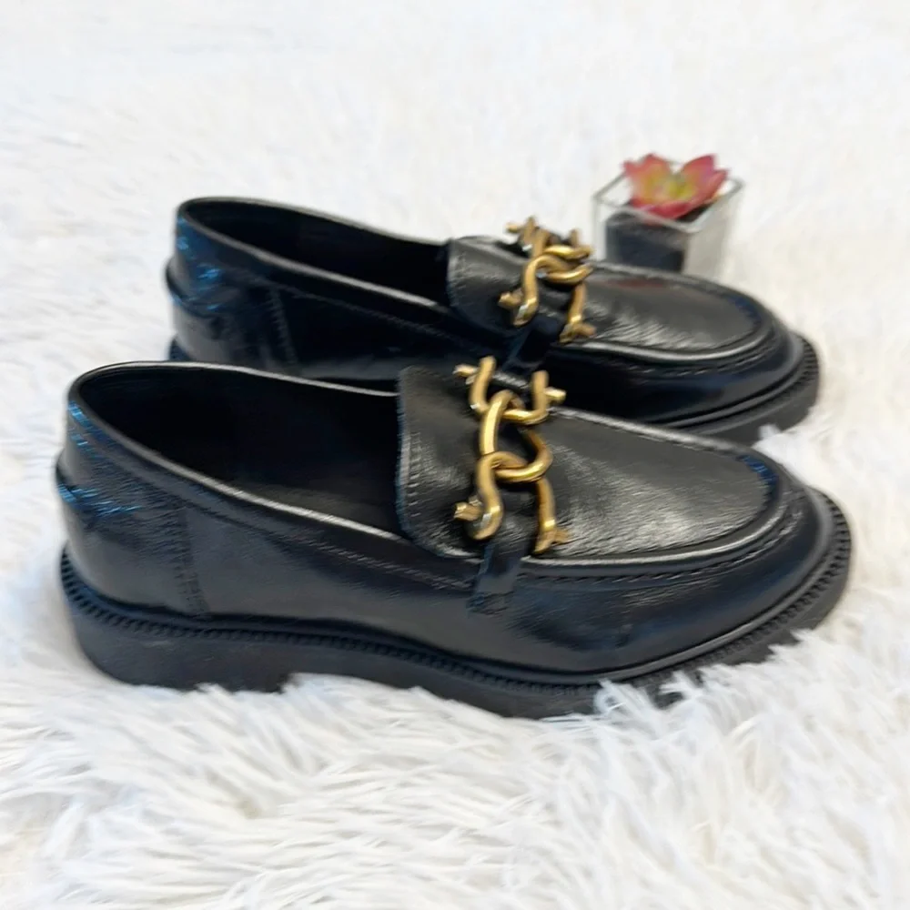 NEW Steve Madden Karmine Black Leather Gold Chain Loafers women sz 5,7.5,8.5,9.5 - Picture 3 of 9
